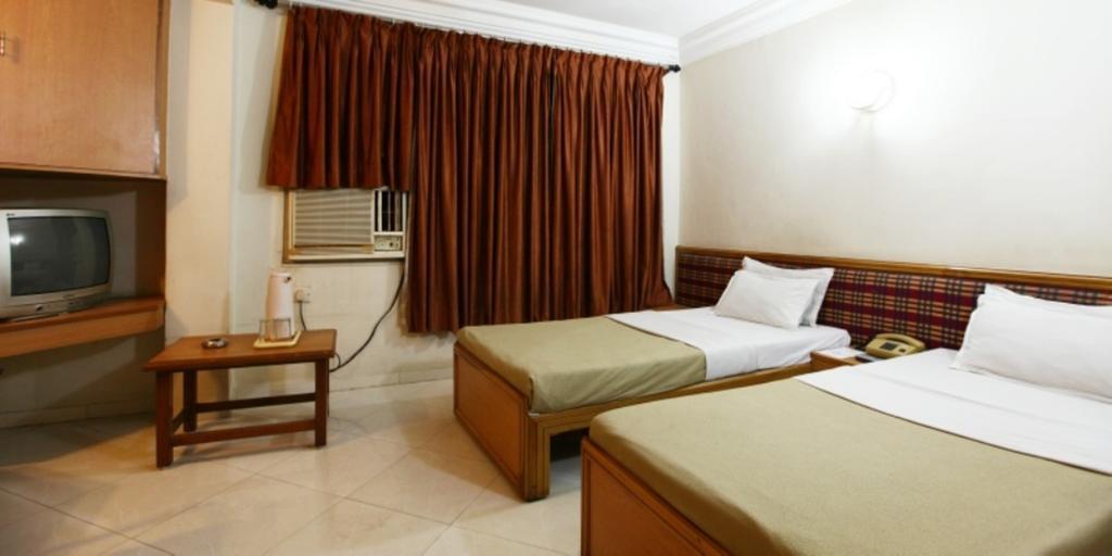 Hotel Prudent Vadodara Room photo